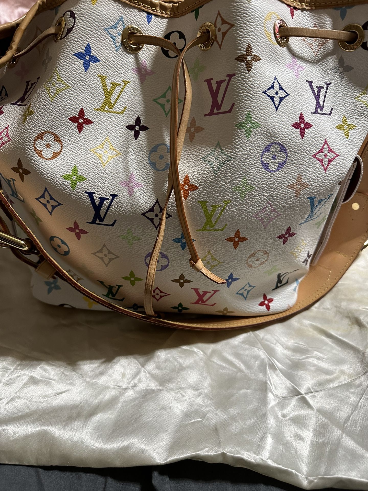 Authentic Louis Vuitton Bag New Condtion