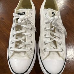 Women’s Size 10 Converse All Star White Low-Top Sneakers 