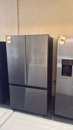 Nice like new Samsung stailenss steel refrigerator