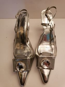 Pierre Dumas sling back heel silver 11M
