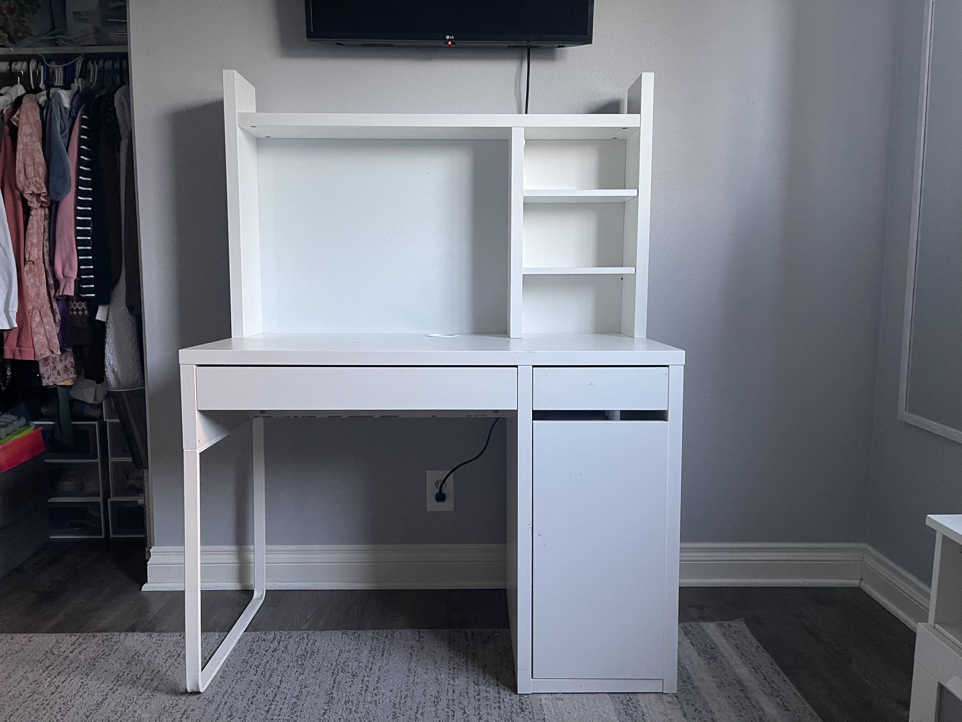 White Desk