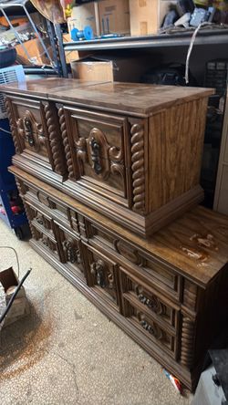 Free Vintage Wood Bedroom Dresser
