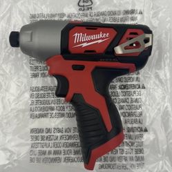 Milwaukee M12 Drill Set 