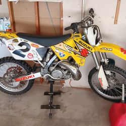 2003 RM 250