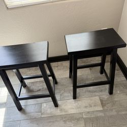 2 Counter Top Height Bar Stools