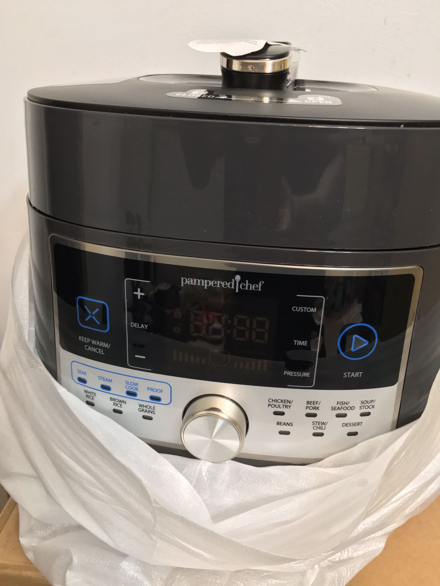 Pampered Cheif Quick  Pressure Cooker. Model Number 100011 Brand New 