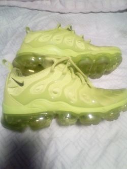 Sz 8 1/2 Nike Air VaporMax Plus Volt/tennis Sneakers
