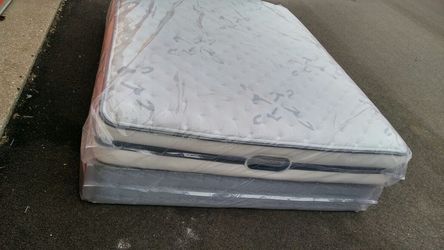 Beauty Rest Recharge Firm Queen Set