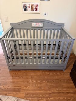 Graco baby crib