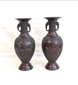 Cast bronze vase by Murakami, Kyoto, Japan.'