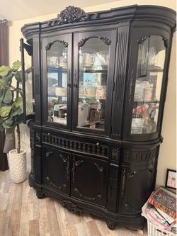 Hutch very beautiful glass shelves