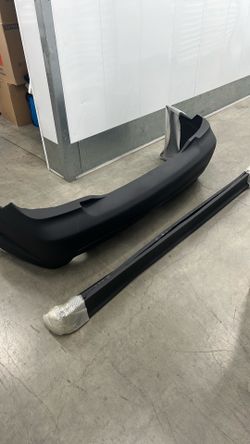 2006 Ford Focus Rear Bumper/Side Skirts