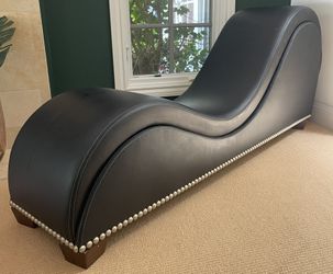 Amazing Vegan Leather Chaise Lounge/Yoga Chair