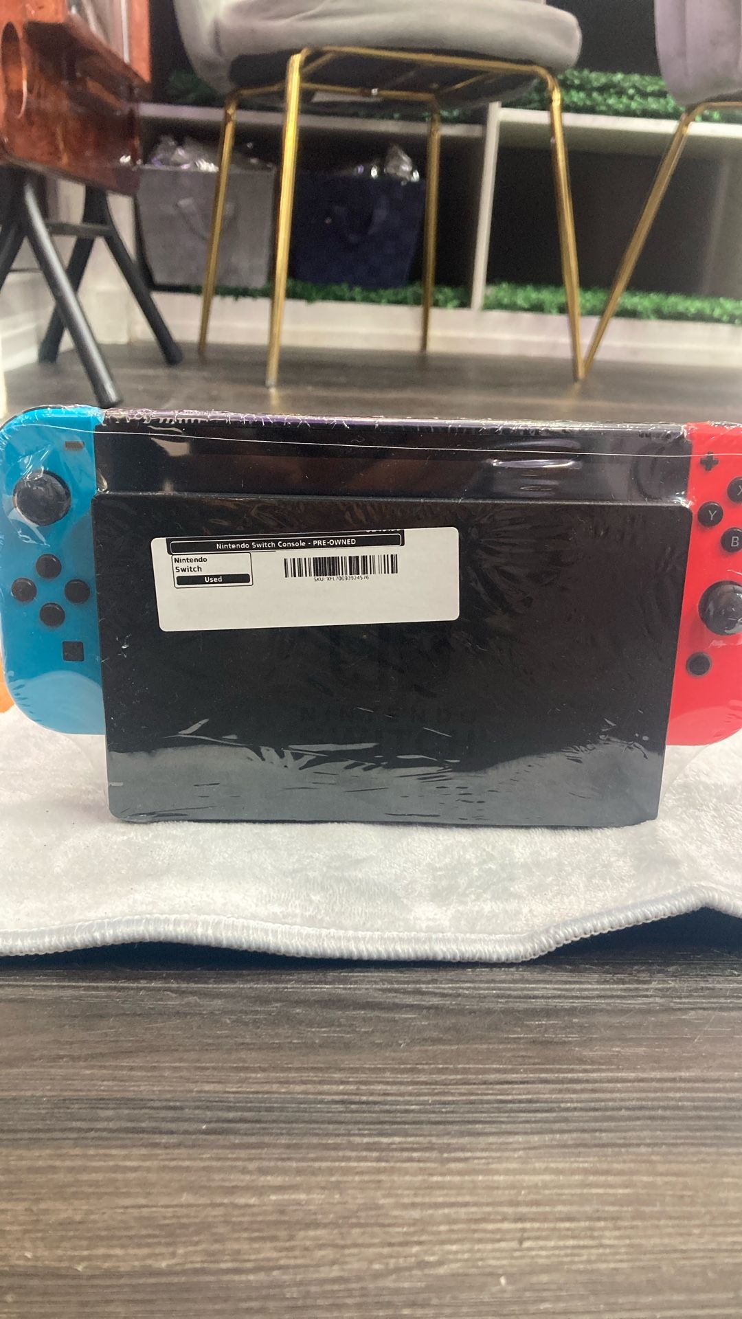 Nintendo Switch Console -Pre Owned