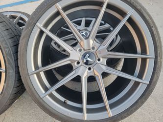 20"new Staggerd TESLA MODEL 3 wheels & new tires