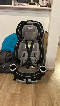 3 in 1 Graco car seat.