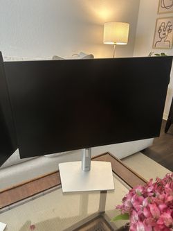 Dell 24” Monitor – Like New – Great Deal