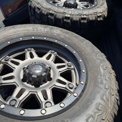 18” Fuel Rims with 33x12.50x18 Red Dirt Road Tires 2 Tires Good, 2 Tires No good.