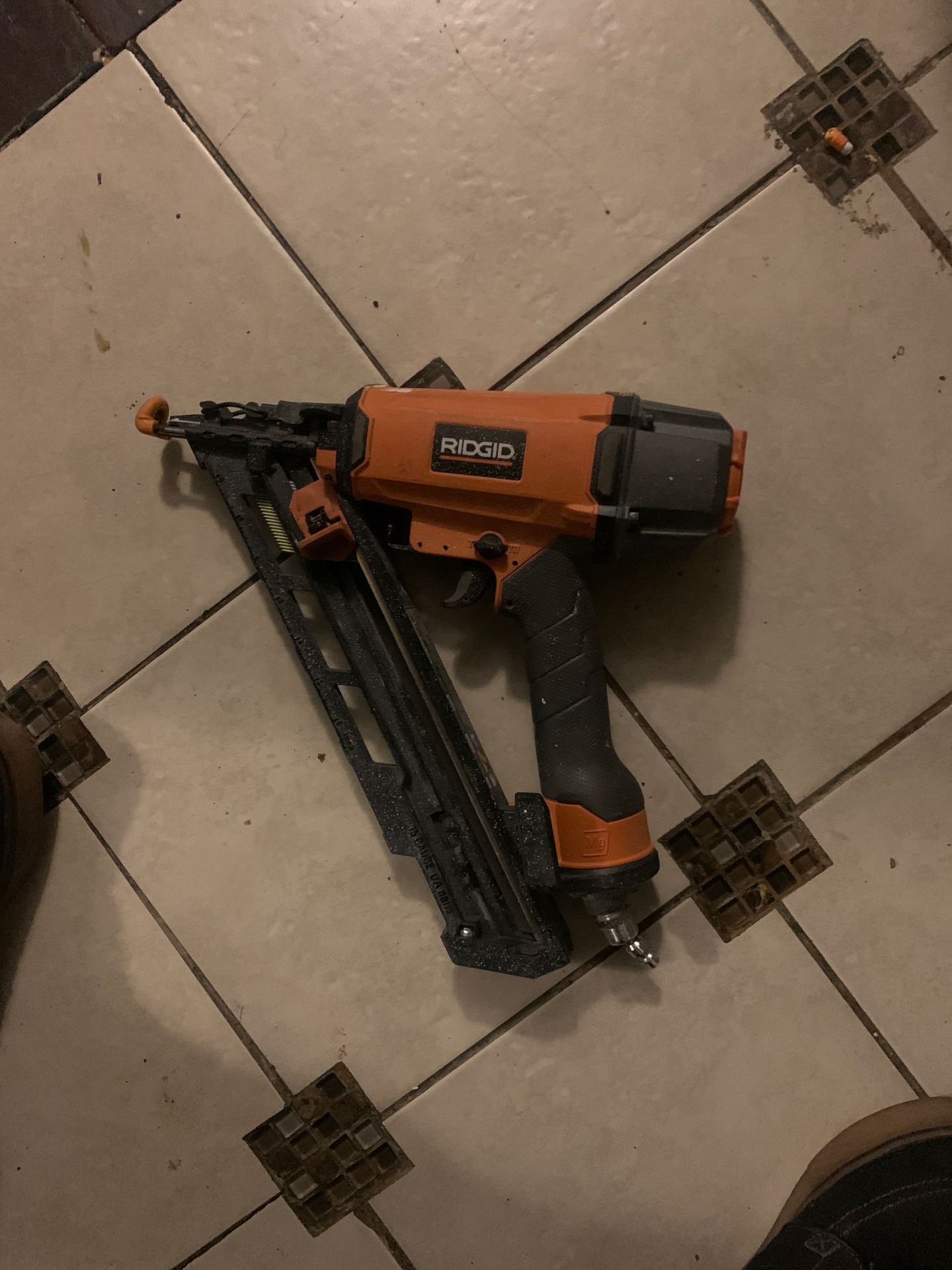 Rigid 15 gauge nail gun