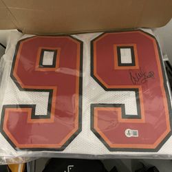 Autographed Sports Memorabilia 