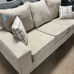 Beautiful Gorgeous Couch And Loveseat!