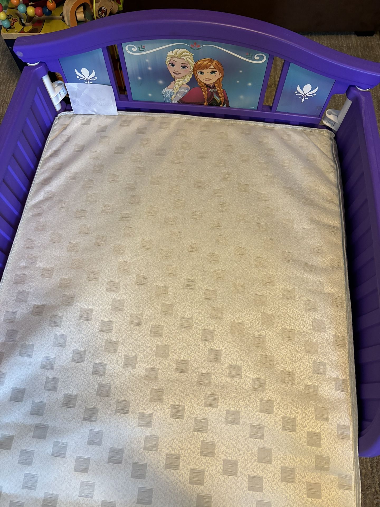 Toddler bed