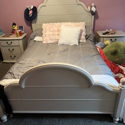 Full Size Bedroom Bed Frame, Dresser & Mirror & Lazy Susane