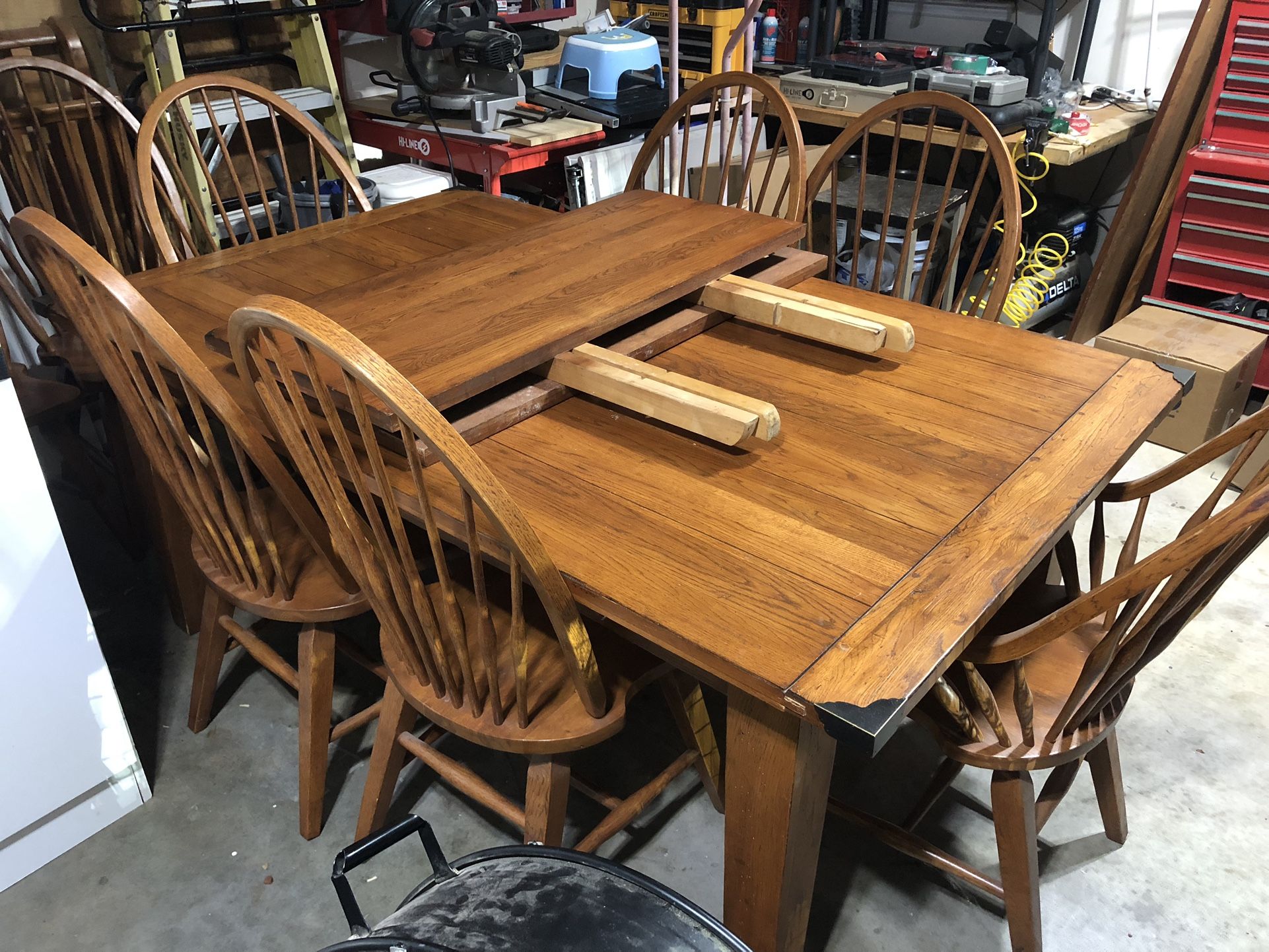 Farmhouse Table With 8 Chairs 