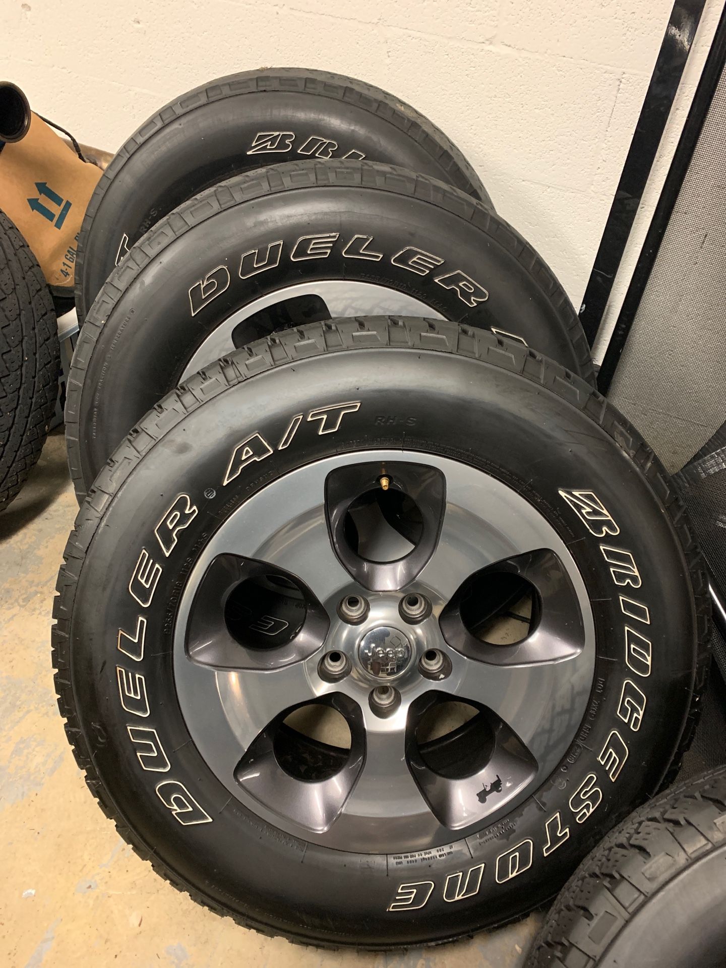 2016 Jeep Wrangler Sahara wheels for Sale in Jupiter, FL - OfferUp