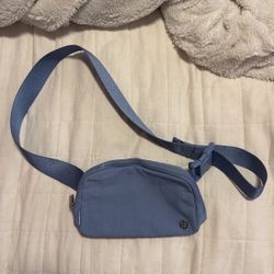 lululemon Everywhere Belt Bag