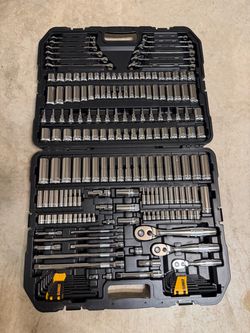 DEWALT Mechanics Tool Set with Case