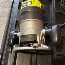 8.5 Amp 1-1/2 Peak HP Fixed Base Corded Router