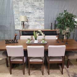 Beautiful 9 Pc Dining Set Floor Model With Butterfly Leaf 