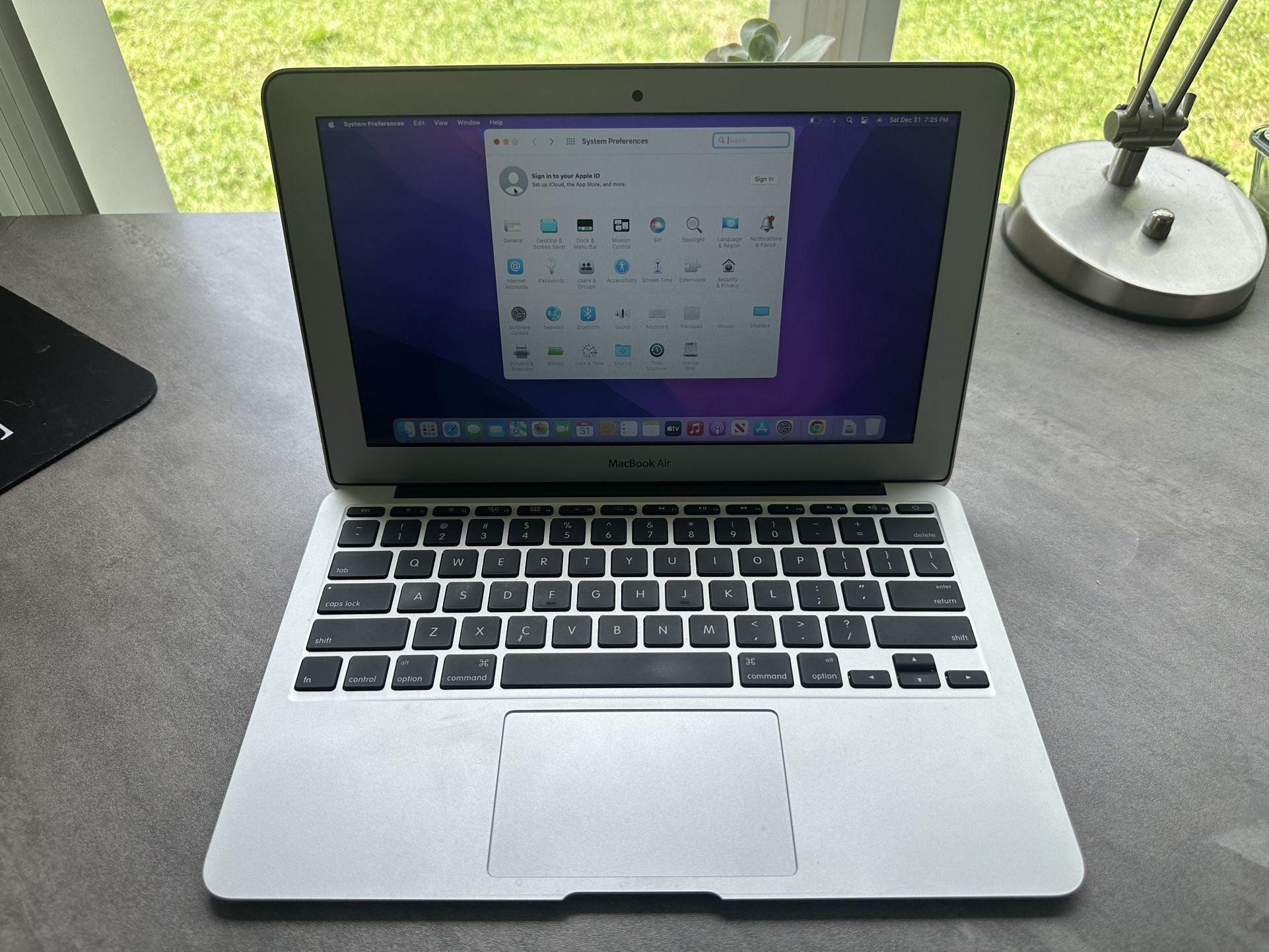 MacBook Air Model A1465