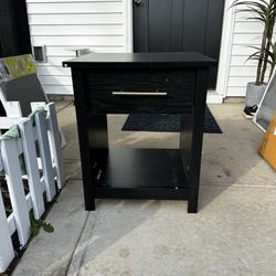 Mainstays Hillside Nightstand with Drawer, Black Finish. Scratched