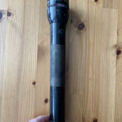 Vintage Mag - Lite FlashLight 2 D Cell Black Adjustable Beam 10" Made In USA!