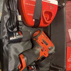 Drill Milwaukee Fuel M12 Nuevo Con 2 Baterías Y Cargador