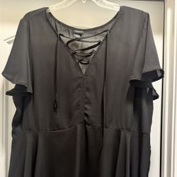 Light Weight Torrid Top Size 2X 