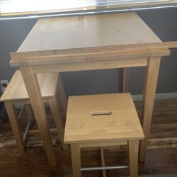 Stools & table