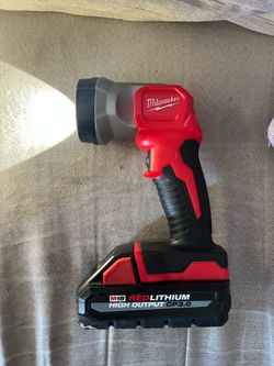 Milwaukee LED Flashlight With  CP 3.0 Battery
