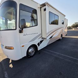 2004 Hurricane By Four Winds 32ft