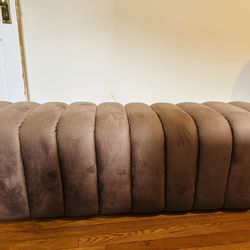Elegant Velvet Bench – Sturdy, Heavy & Almost New