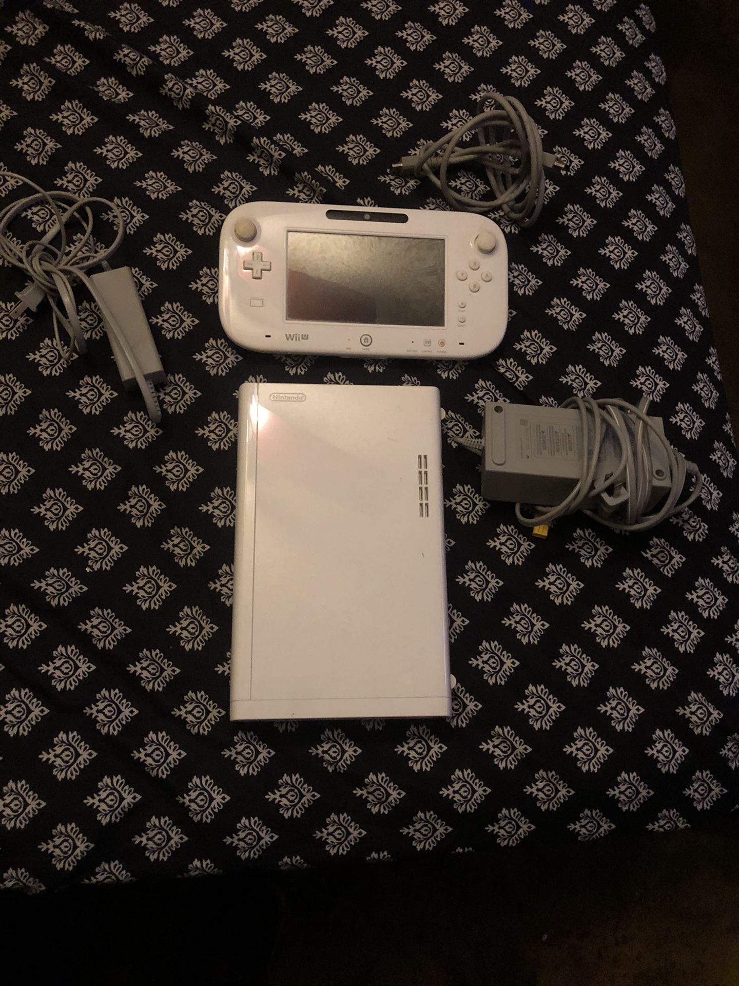 Nintendo WII U nothing wrong with it works perfect. Text {contact info removed}.