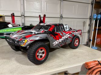 RC Off-road Vehicle - Traxxas Slash