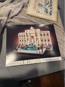 NEW LEGO Trevi Fountain