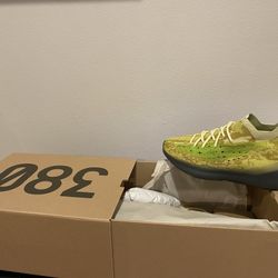 Y Adidas 380 Boost Size 10 