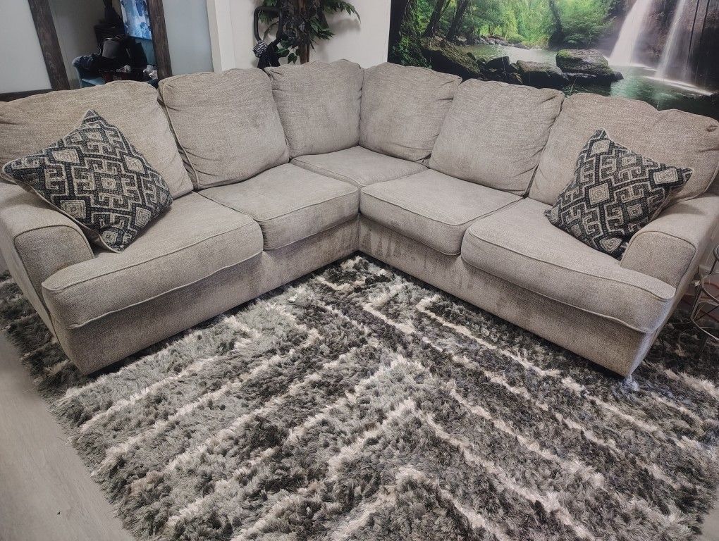 Secontinal Couch