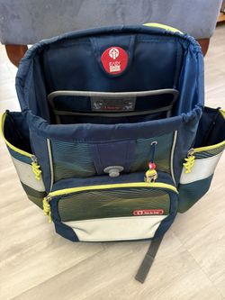 ergonomic Elementary school backpack