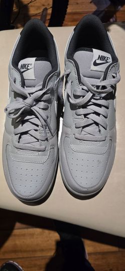 Nike tennis shoes