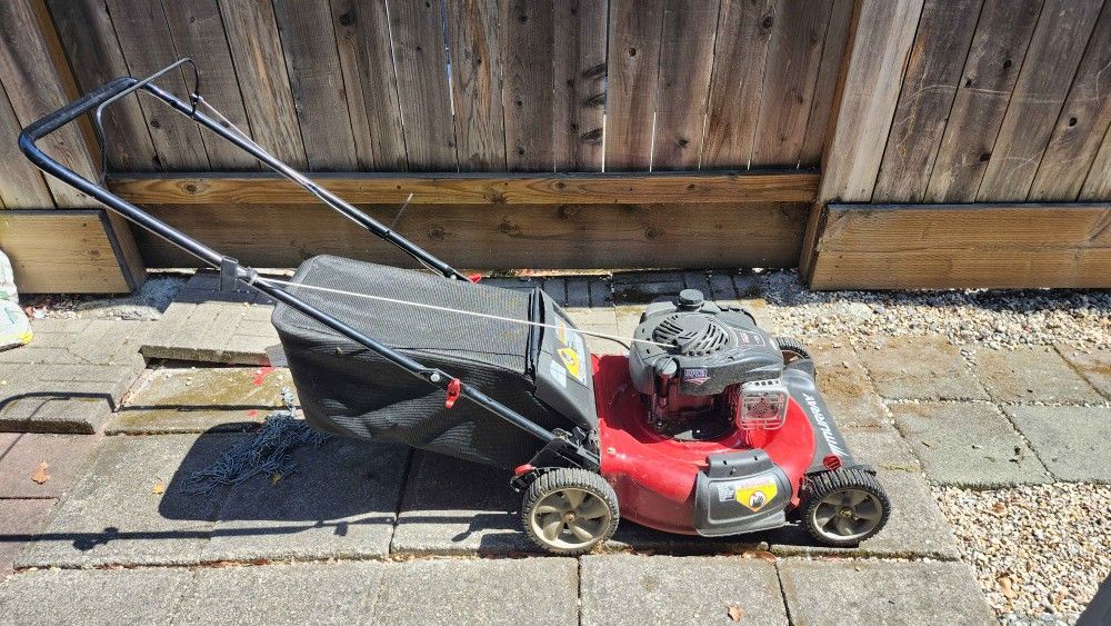 Used Murray Push Mower With Bag